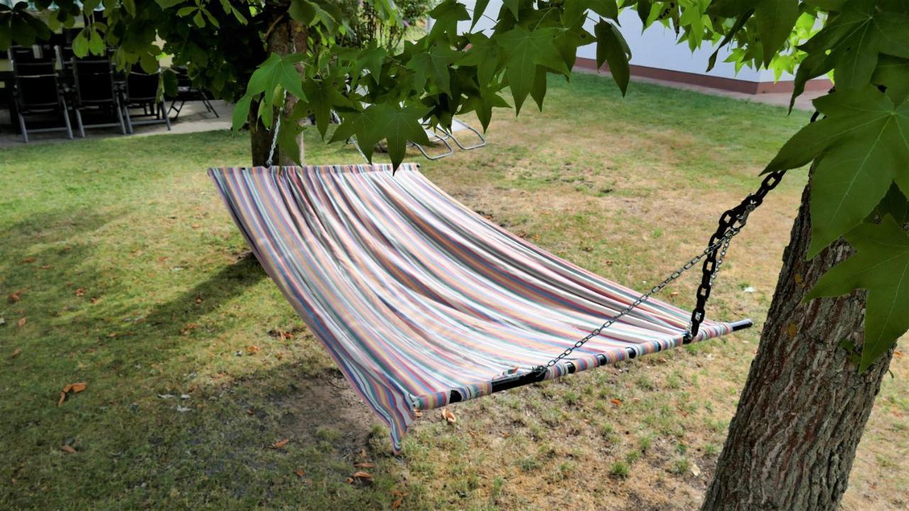 Helles Ferienhaus Im Landhausstil Fuer Bis Zu 10 Personen Frielendorf Εξωτερικό φωτογραφία
